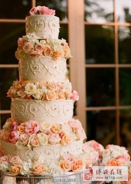 网红催婚蛋糕,甜蜜诱惑下的婚姻焦虑