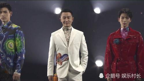 男明星走台,揭秘男明星走台风采瞬间