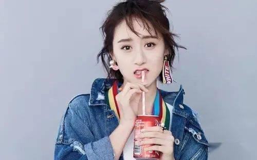 袁冰妍剧组吃瓜,一场吃瓜盛宴背后的真相揭秘