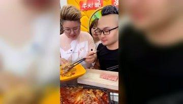 娱乐吃瓜酱过年